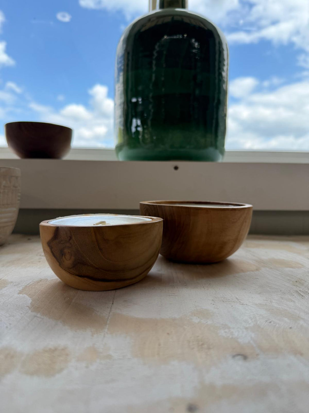 Kaarsen in houten pot S & M